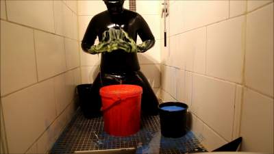 rubbergimp-slimed-with-green-snot_2.jpg